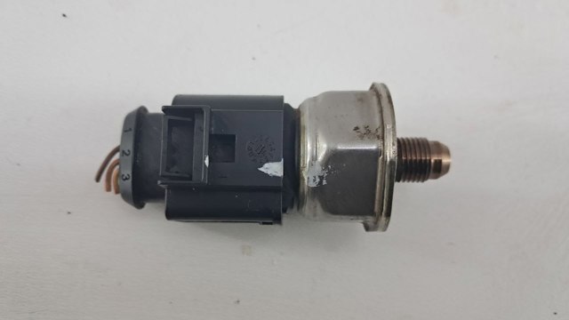Датчик тиску палива 04C906054A VAG