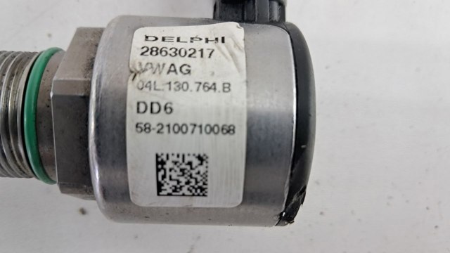 Регулятор тиску палива в паливній рейці 04L130764B VAG