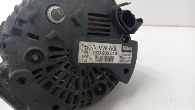 Авто генератор 06D903016 VAG