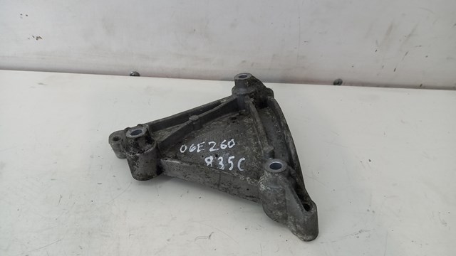 Кронштейн компресора кондиціонера 06E260835C VAG