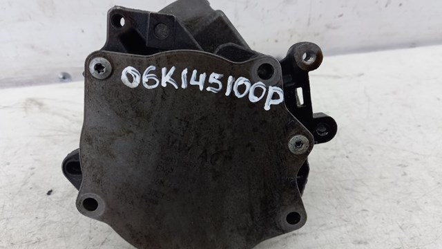 Насос вакуумний 06K145100P VAG