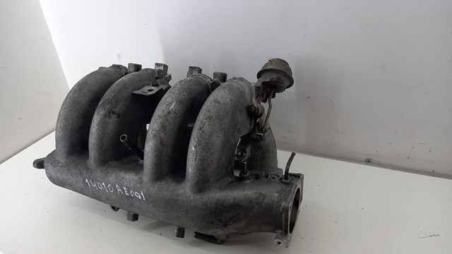Колектор впускний верхній 14010AE001 NISSAN