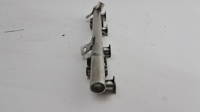 Розподільник палива 175204385R NISSAN