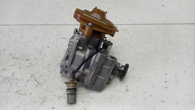 Масляний насос двигуна 2821800600 MERCEDES
