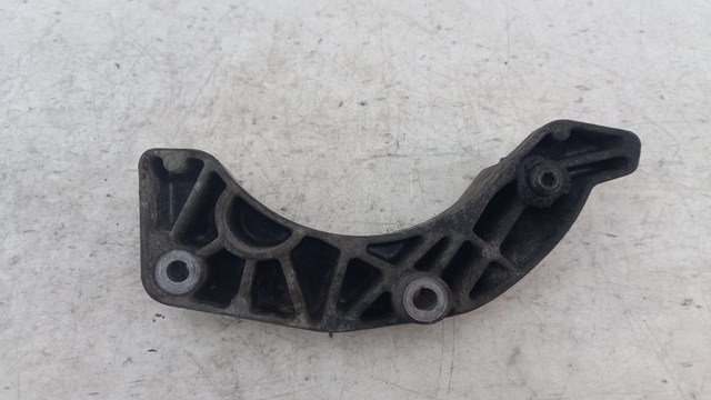 Кронштейн компресора кондиціонера 31401869 VOLVO
