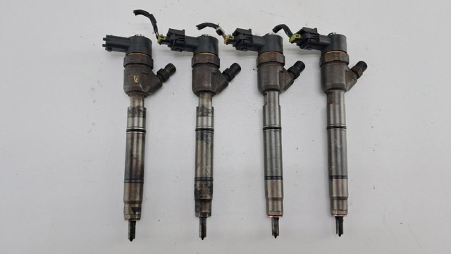 Форсунка дизельна в зборі, розпилювач + тримач 338002A900 HYUNDAI