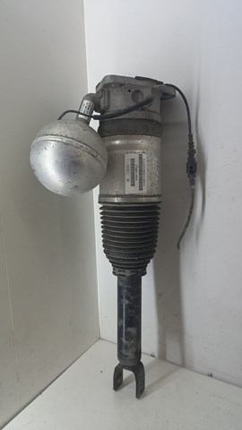 Стійка задня права 3D0616002M VAG