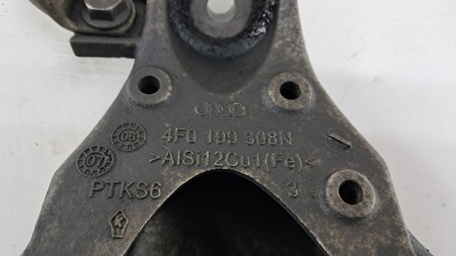 Кронштейн подушки (опори) двигуна, правої 4F0199308N VAG