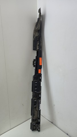 Кронштейн зовнішньої накладки порога правого 51777204022 BMW