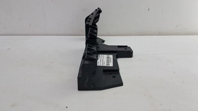 Кронштейн кріплення бампера переднього правий 5211553050 TOYOTA
