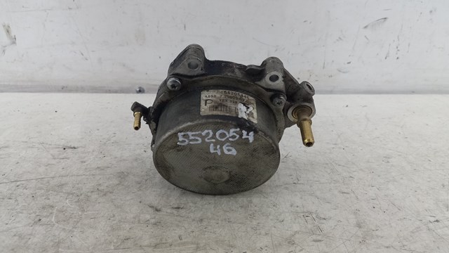 Насос вакуумний 55205446 OPEL