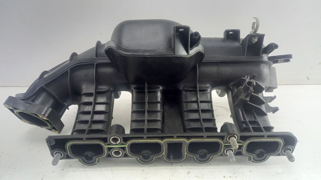 Колектор впускний 55573170 OPEL