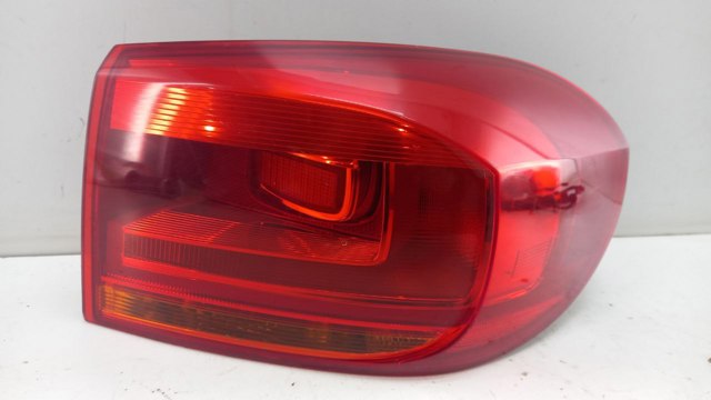 Задній правий зовнішній ліхтар 5N0945096Q VAG