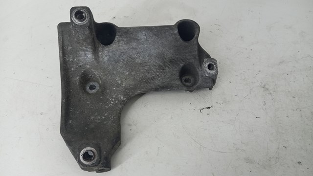 Кронштейн компресора кондиціонера 7505980 BMW