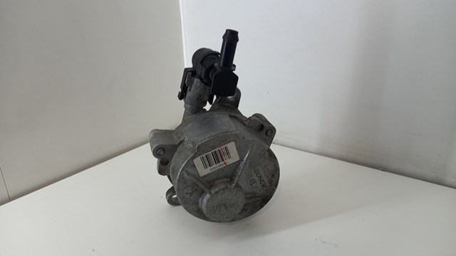 Насос вакуумний 8200796080 RENAULT