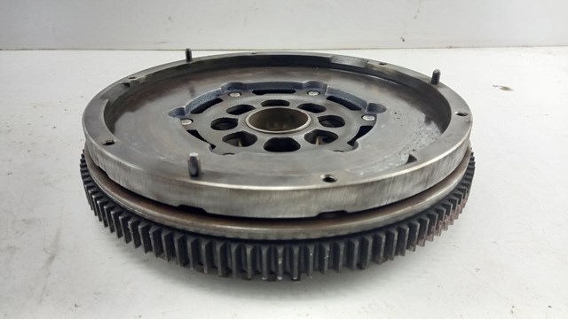 Маховик із зубчастим ободом в зборі 8C116477CA FORD