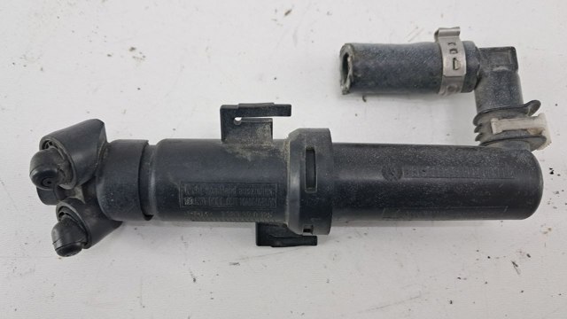 Форсунка омивача фари передньої, лівою 8P0955101B VAG