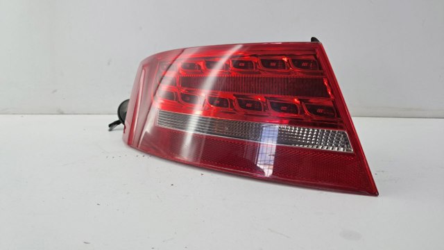 Задня ліва зовнішня фара 8T0945095D VAG
