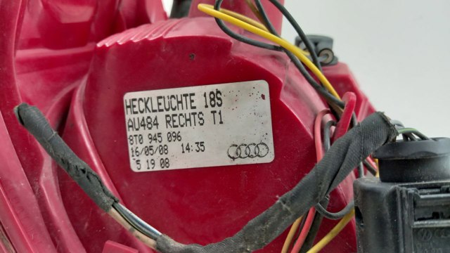 Ліхтар задній правий, зовнішній 8T0945096D VAG