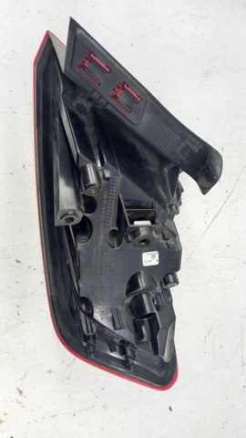 Задній лівий зовнішній ліхтар 8V4945095D VAG