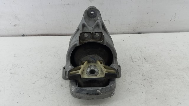 Права опора двигуна 8W0199372CD VAG