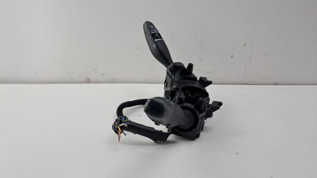 Перемикачі 93404G2812 HYUNDAI
