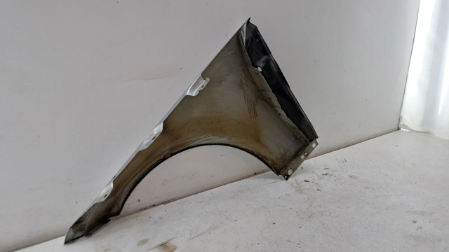Переднє праве крило A2048801418 MERCEDES