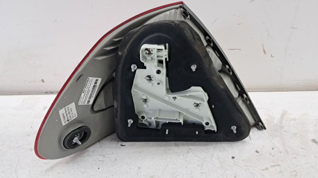 Фара задня права зовнішня A2118202464 MERCEDES