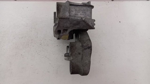 Ліва подушка двигуна A2462400217 MERCEDES