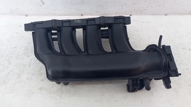 Колектор впускний A2711400601 MERCEDES