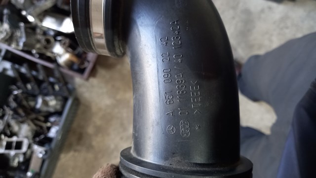 Патрубок повітряний, вихід повітряного фільтра A6510902242 MERCEDES