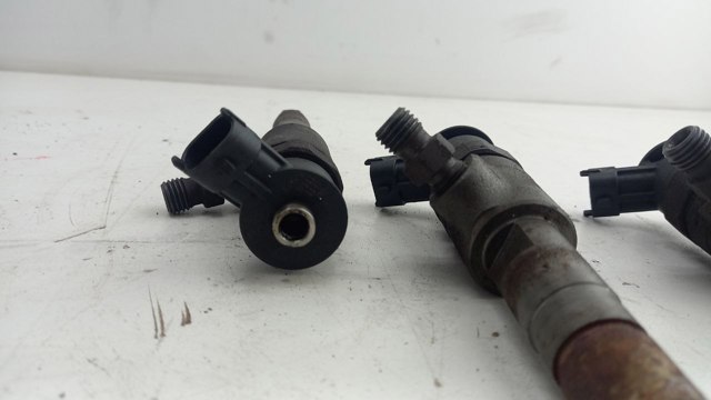 Форсунка вприску палива CV6Q9F593AA FORD