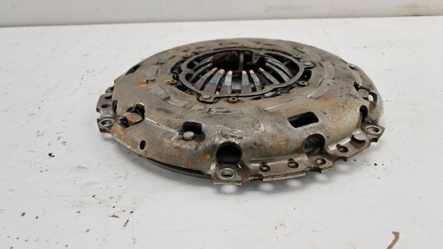 Натискний диск зчеплення L30416410B MAZDA