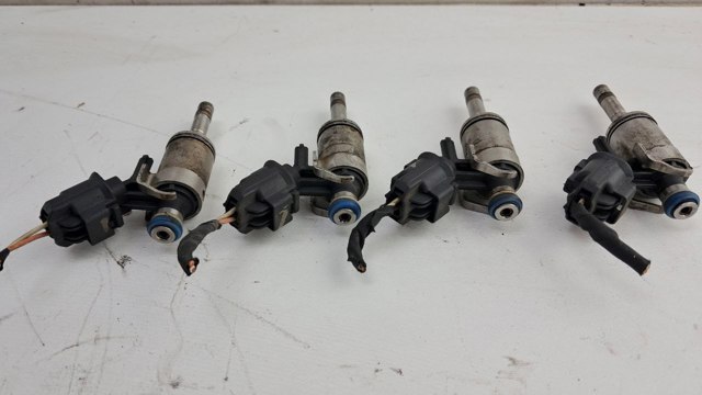 Форсунка дизельна в зборі, розпилювач + тримач V759162380 PEUGEOT