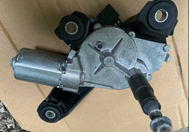 Склоочисник дверей задка 28710JD000 NISSAN