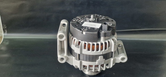 Авто генератор 0125711102 BOSCH