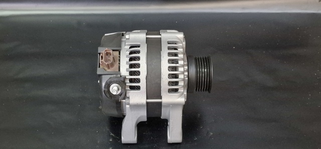 Генератор 1042103512 DENSO