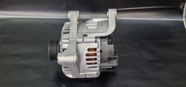 Генератор TG15C054 VALEO