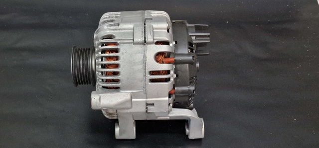 Авто генератор TG17C010 VALEO