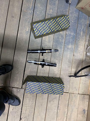 Амортизатор задньої підвіски Субару Оутбек III