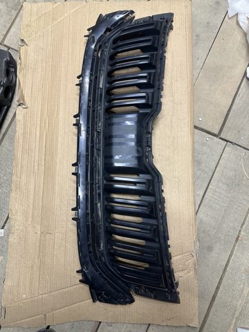 Решітка радіатора 565853653A VAG