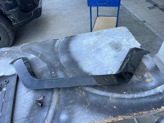 Накладка бампера переднього, центральна 622786FL0A NISSAN