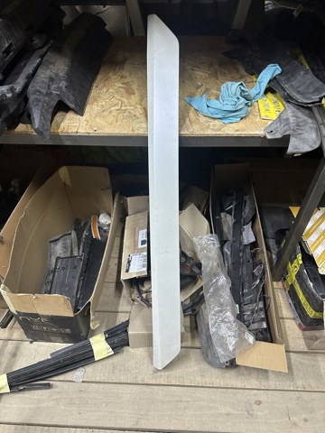 Накладка задньої 3-й/5-й двері Toyota RAV4 4