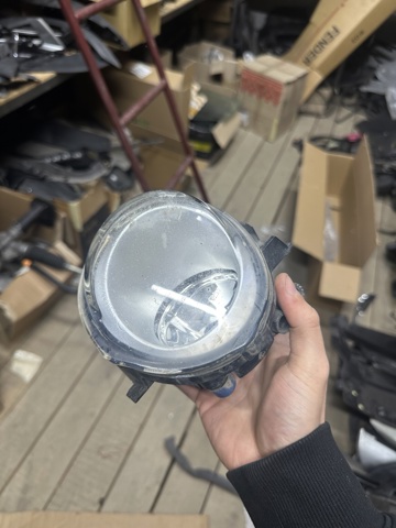 Протитуманка права 7L6941700F VAG