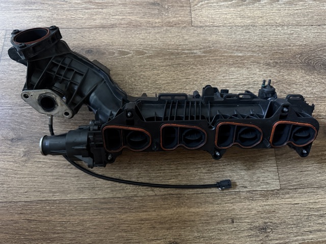 Колектор впускний 11618513655 BMW
