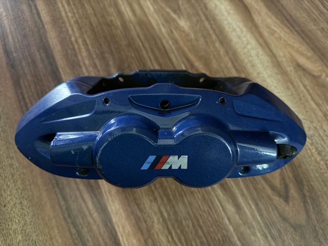 Супорт гальмівний, передній, правий 34116799466 BMW