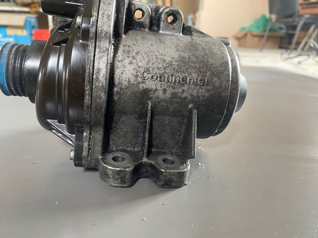 Водяний насос 11517588885 BMW