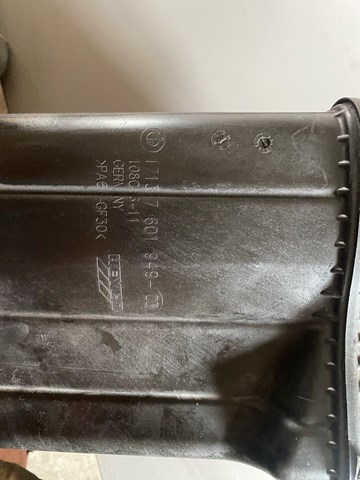 Бачок системи охолодження двигуна розширювальний 17137601949 BMW
