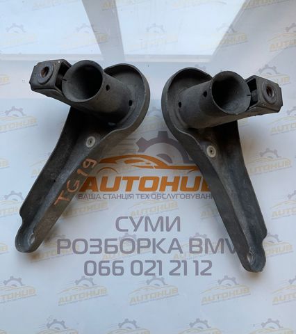 Кронштейн задньої балки 33326793652 BMW
