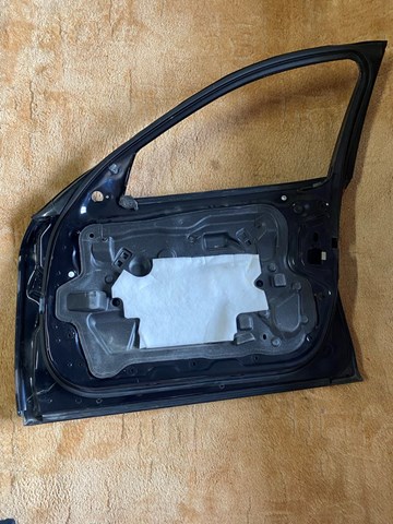 Пасажирські передні двері 41007206108 BMW
